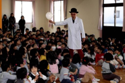 サイエンスマジック　風船串刺しの画像